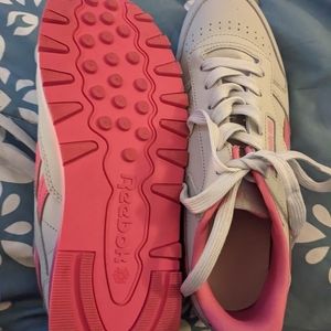 Classic leather Reebok Girls sneakers